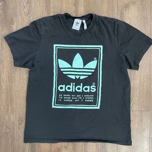 ♨️ ADIDAS LOGO Shirt Size L